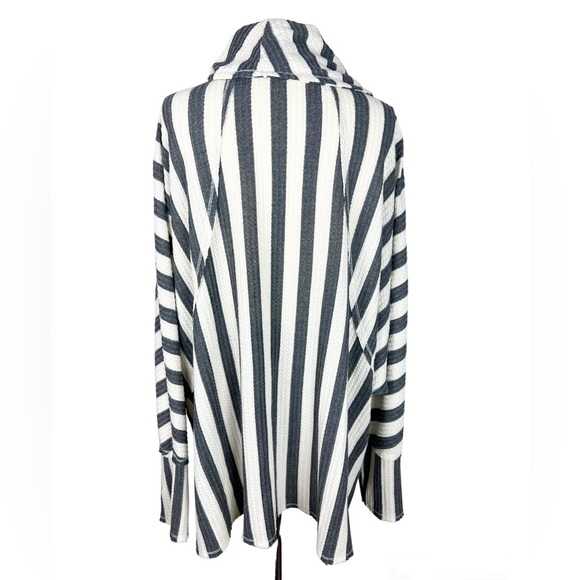 NWOT Lularoe Kristen top size XL oversized fit gray stripe waffle weave - Picture 3 of 9